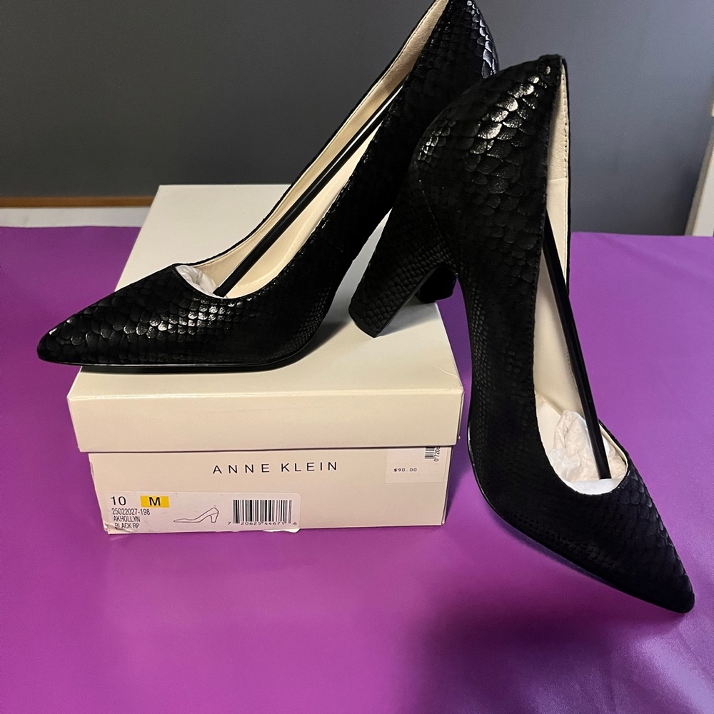 NEVER WORN - Anne Klein Holly pumps